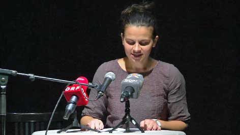 Sanja Abramović-Pelzelmayer čita u OHO-u u Borti