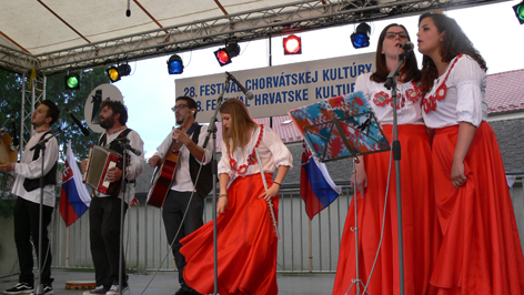 Kroatarantata pri festivalu u Devinskom Novom Selu