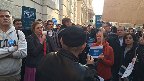 CEU tüntetés Bécs nagykövetség