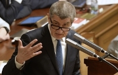 Andrej Babiš při jednání ve sněmovně