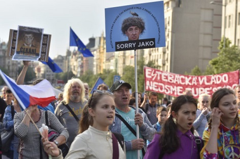 babiš prag demonstration 2018