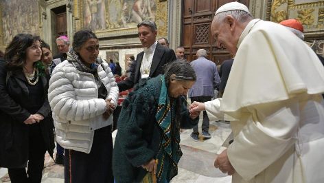 Papst empfängt Roma und Sinti